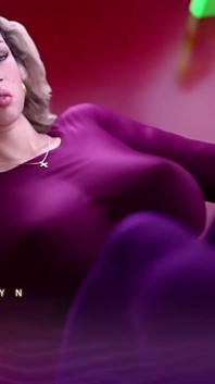 Une belle MILF blonde à forte poitrine laisse son énorme bite éjaculer sur ses énormes seins et son corps sexy - compilation de scènes de sexe apocalust