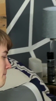 Sexy dvojčata s ptáky spitting jako sopky - Celý film 100% bez sedla