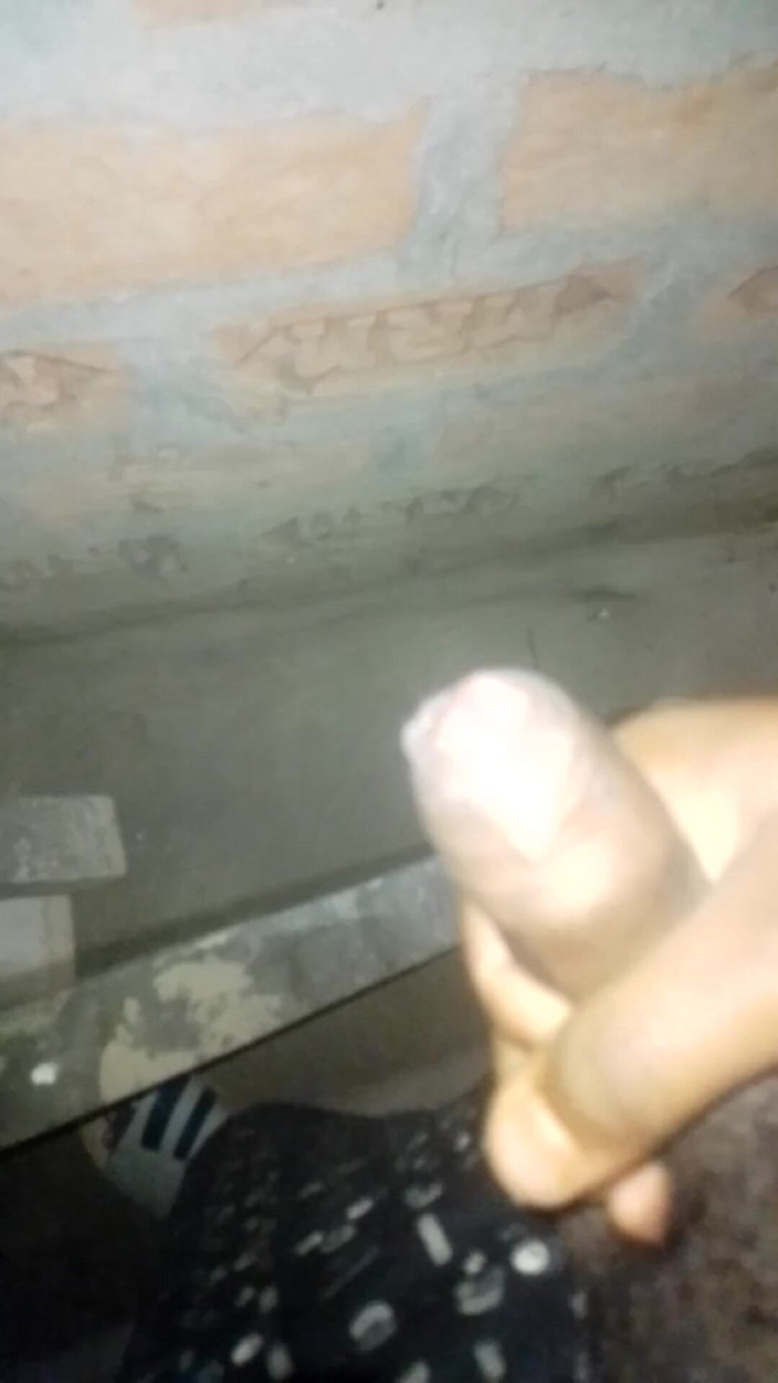 Manjit Das: L'indiano si masturba da solo nella notte un gay