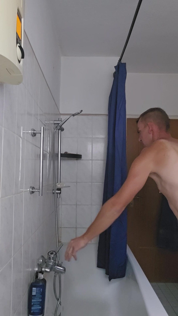 Chris_snoopy_91: Prysznic w sobotę po pracy