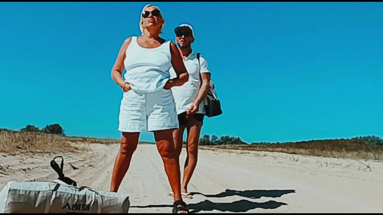 Crazyfamily 1970: Hisap orang asing di jalan raya