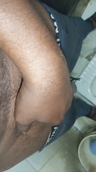 Je suis un homme desi indien baise la chatte de ma femme en s’embrassant