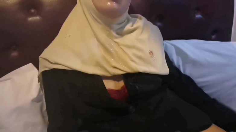 LAILA: Eu fui tomada pelo padrasto