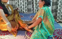 Desi Indische pornovideo - echte Desi-seksvideo's van Nokar Malkin en stiefmoeder groepseks