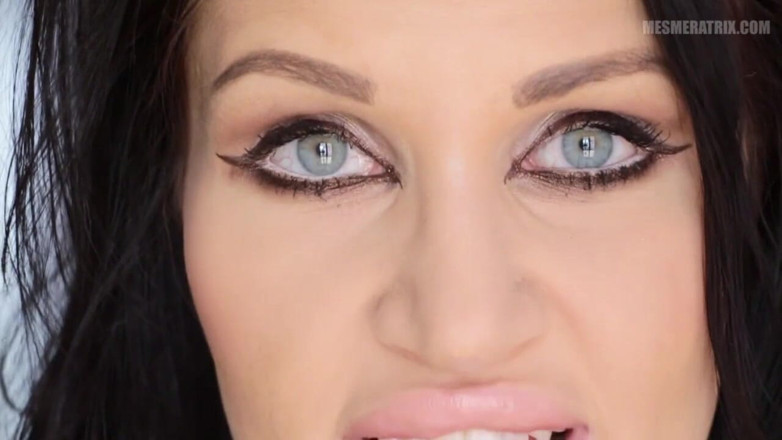 Lady Mesmeratrix Official: Le ravissement des yeux...