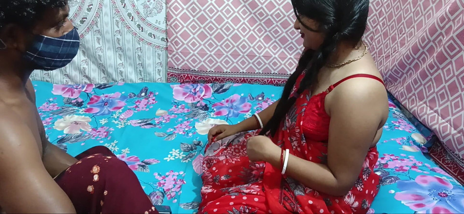 Mimxxx01: Ấn Độ bhabhi làm tình với con cu to trong tư...