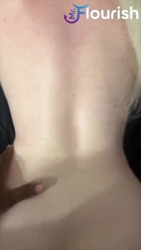Terra byte gibt mr.flourish anal und arsch zu mund auf