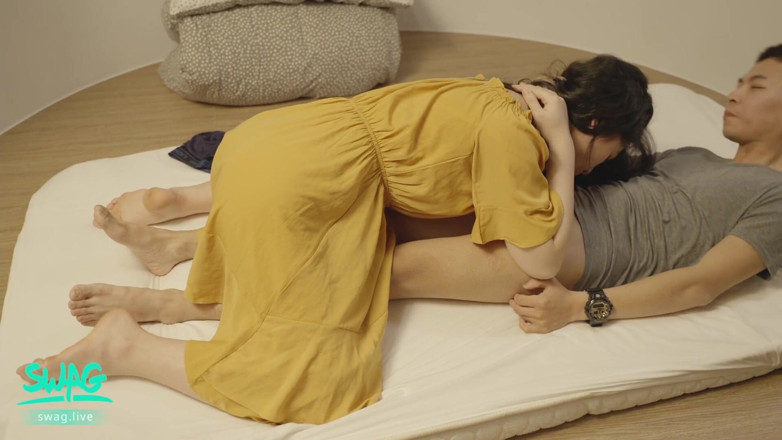 SWAG.live: Vietnamese Beauty Hooks up in Hotel Colletction