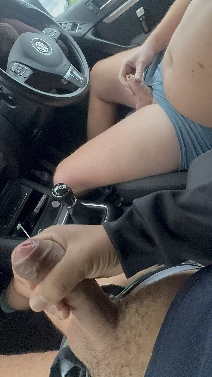 Hot dick in your ass: 巡游的直女优步司机再次吮吸我的鸡巴