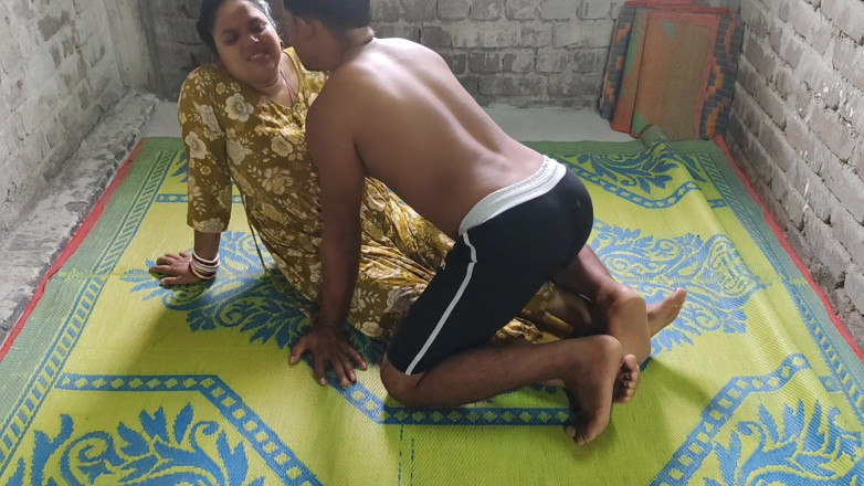 Yeah hots girl: Abang ipar saya menanggalkan saya berbogel dan mengongkek saya.