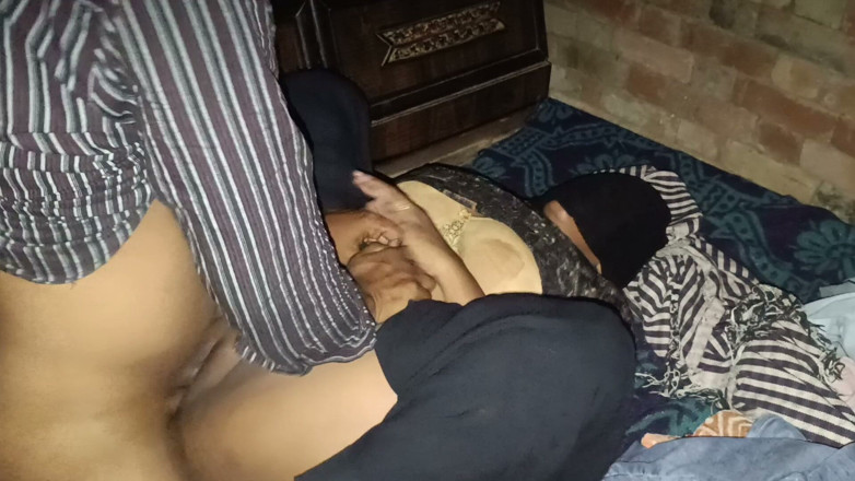 Bhabhi UP: Muskan Bhabhi Bhartiya Lugai