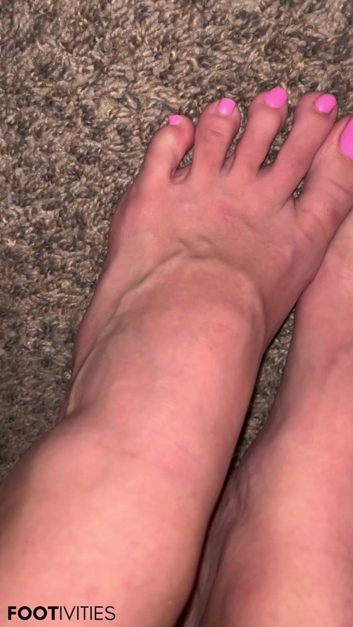 footivities: Veiny Feet After Shower - Silent Tease by Ivys Feet Footivities