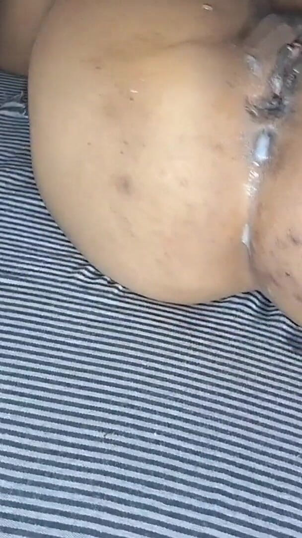 Aarivanal: ganv ki larki gand chudaee - gand ka chhed jor se...