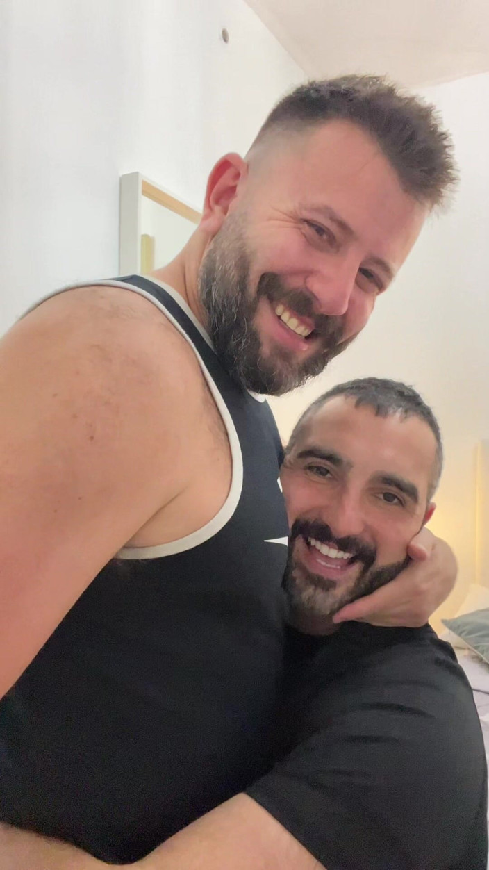 Growing teddy: Italian and Spanish Bears Kissing