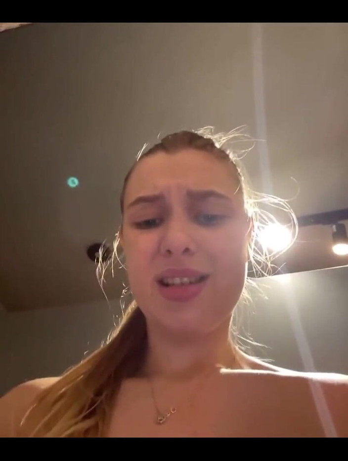 JuiceLussie: 骑鸡巴和特写手淫