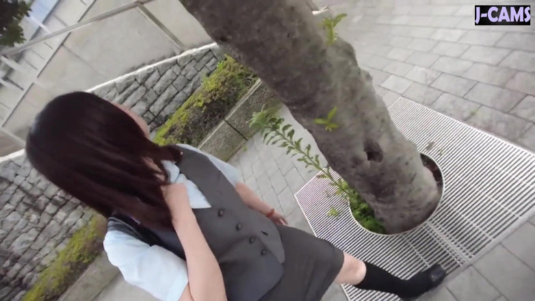 J-Cams: Otoczony reflektor. Pani w biurze spragniona każdego spojrzenia część 4