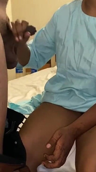 सौतेले भाई के सामने कपड़े बदलने के लिए सौतेली बहन की पोर्न देखने के लिए चुदाई । Xhamster
