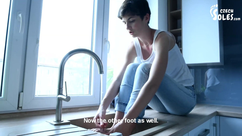 Czech Soles - foot fetish content: Des pieds sexy et sales et puants qui ont vraiment...