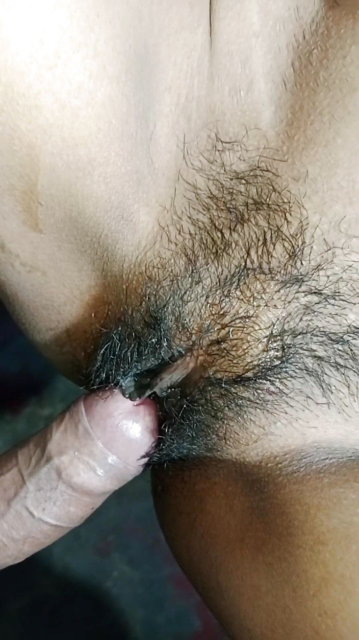 Rakul008: 年轻继妹独自在家做爱的阴户特写