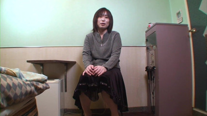 Asian Mature Climax: Peluda morena cadela orgasmo de varinha mágica