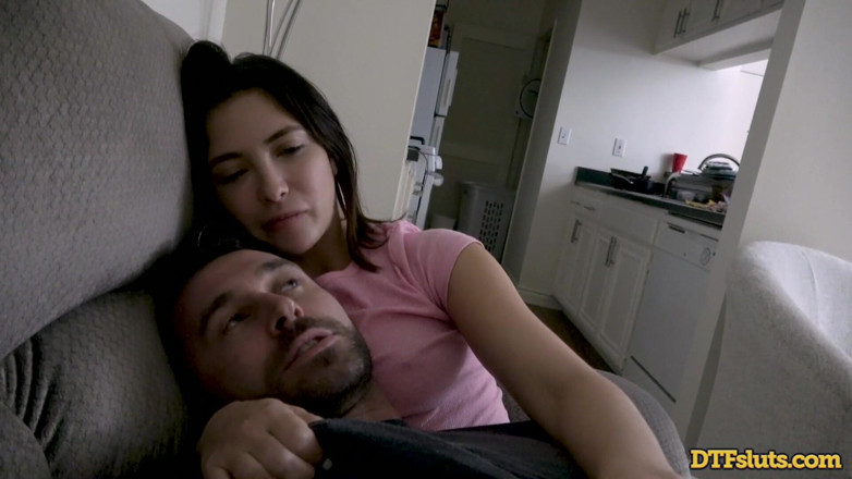 DTFSluts: James Deen страстно с настоящей порноактрисой