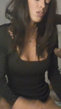 Sání jeho velkého černého péra