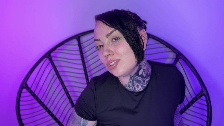 Miss Valentina: Más caliente que tu esposa