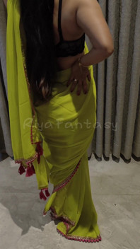 Riya i Saree #44 Vild Smooching