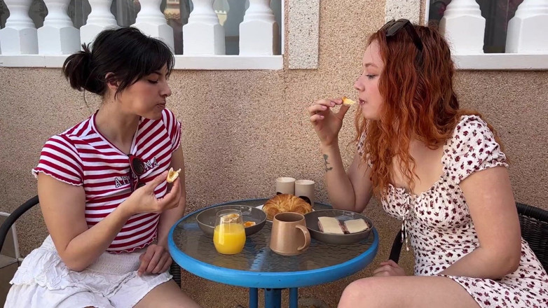 Sheryl X Sinclair: Genießen Sie französisches und spanisches Frühstück mit Emma C und...