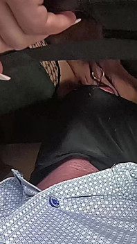 Hamba submisif dijilat mendalam dan menelan kencing saya