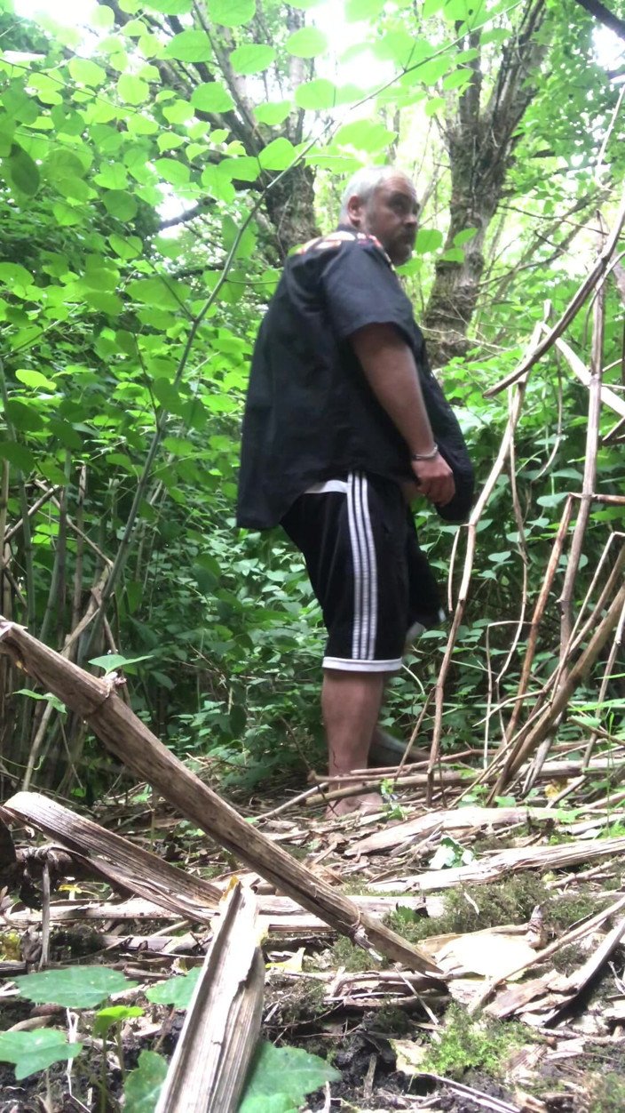 B A Bear: Strip &amp; Piss in the Woods