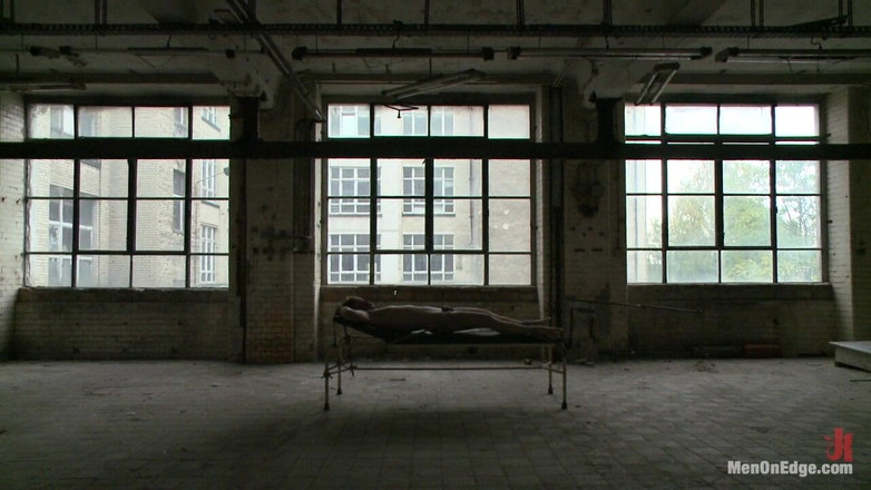 Men on Edge: Carne germană sexy