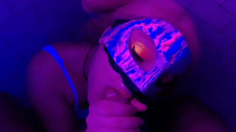 Enit Mag: 大量小便进入嘴巴 - 3分钟撒尿和射液