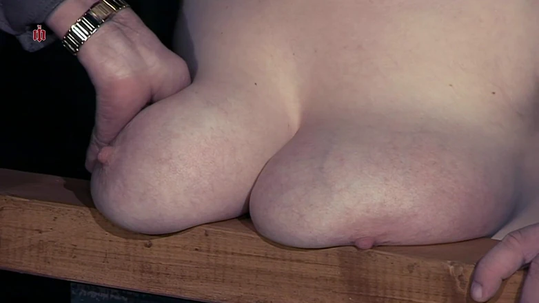 Inquisition and prison world: Большие натуральные Лори наносятся на кнопки в качестве наказания