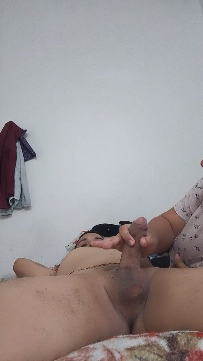 Valkyrie and Luigy Couple: पत्नी अमीर का गहरा गला चूस रही है दब्बू