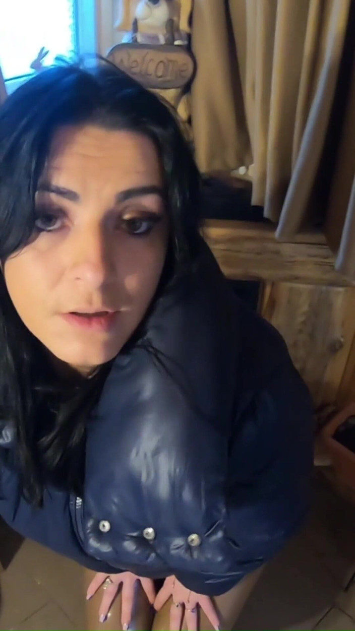 MilfyCalla: Deepthroat in Camel Toe Leggins and Down Jacket