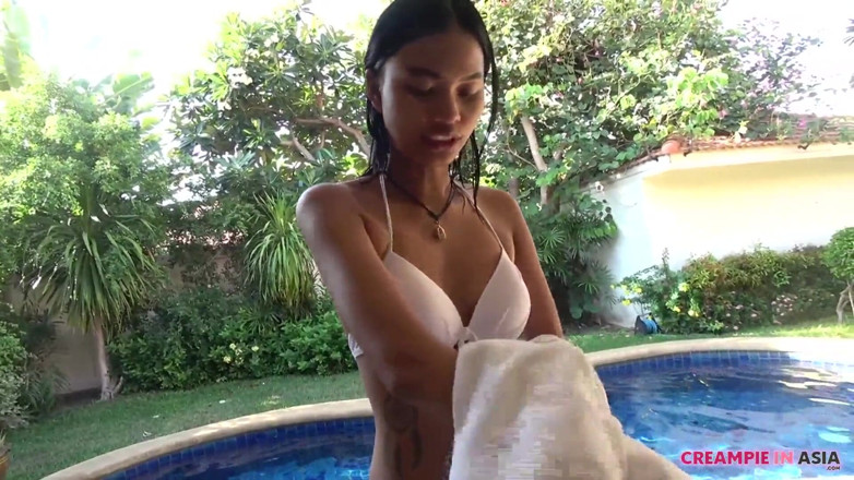 Creampie In Asia: Я пішов на віллу з приватним басейном в 2 дні / 1 ніч. Масляний масаж, гоління лобкового волосся, секс в басейні, без презерватива і кремпай