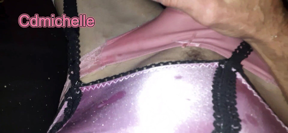 Feeling sexy today crosdressing: Cdmichelle En Lingerie Rose Sexy Se Branle Jusqu’à L’éjaculation