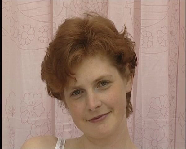 YOUR FIRST PORN: Menjerit dildo Anne