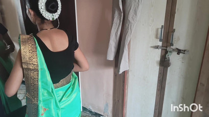 Desishycouple: Hintli evli kadın yeşil sari içinde hazırlanıyor. Bölüm 1