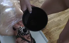 Pisdrinkende folie trechter!