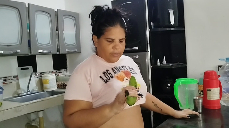 Adribella69: Jag anställdes för att städa huset och slutade onanera i...