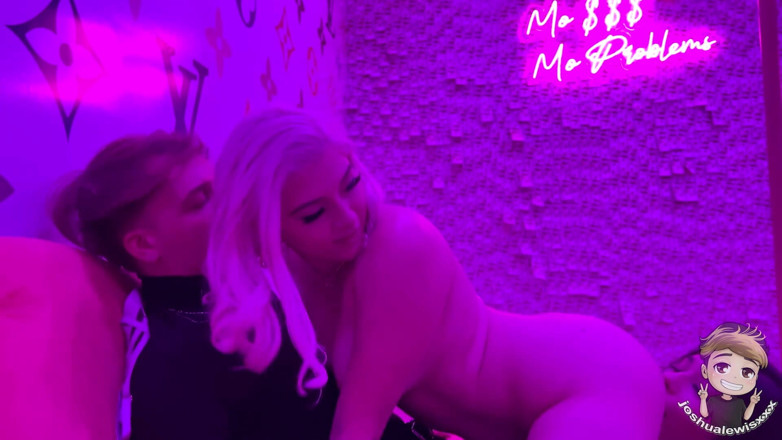 Taboolu: Have You Ever Had a Threesome? Two Strippers Share Big...