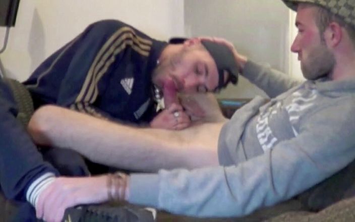 Gaybareback: Гетеросексуал трахає гея в його будинку