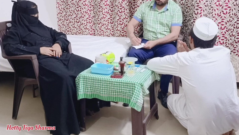 Hotty Jiya Sharmaa: Wanita Muslim dikongkek oleh doktor di hadapan suaminya kerana dia...