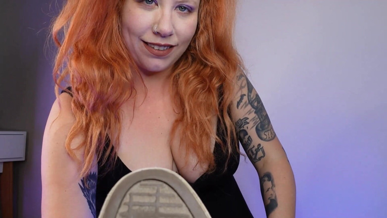 Deanna deadly: POV ถูกจับได้ตอนดมรองเท้าผ้าใบเหม็นๆ - ถูกทำให้ขายหน้าแล้วบังคับให้รูด