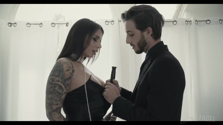 Burning Angel: Ivy Lebelle ngon lành bị nện mạnh vào cặp mông...