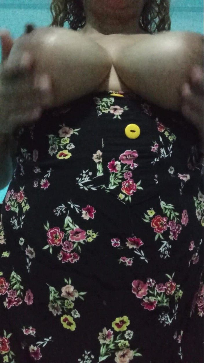 Lobicam: Sexy macecha velká prsa smyslná a sexy