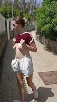 Mostrando os peitos