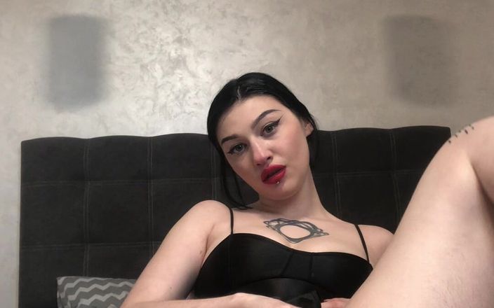 SynergyVibe: Masturbation profonde avec les doigts, déchire sa chatte rose pour...